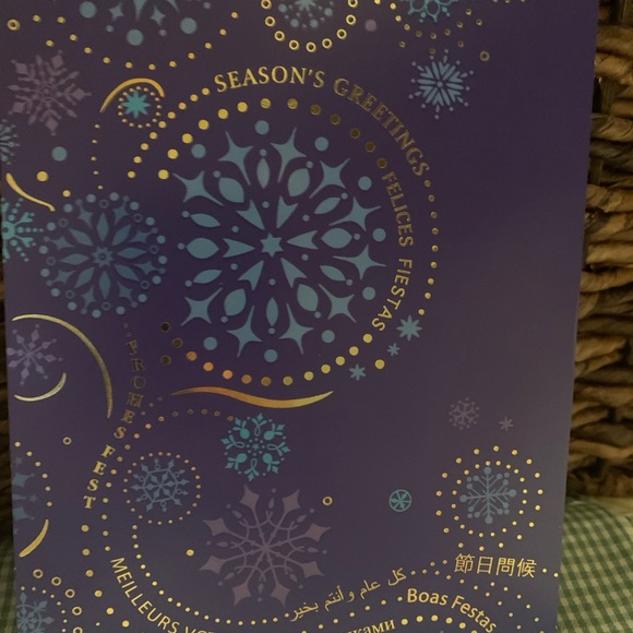 UNICEF Premium Christmas Cards - Picture 2 of 4